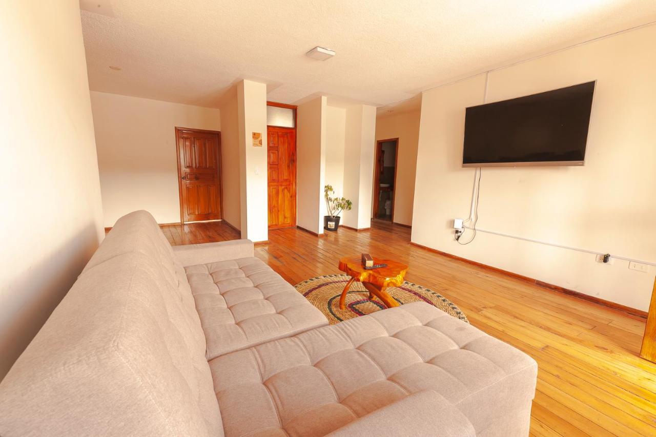 Los Ponchos Inn Apartasuite Otavalo Dış mekan fotoğraf
