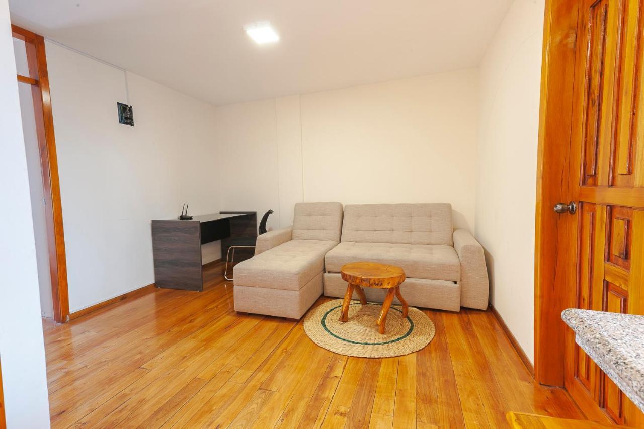 Los Ponchos Inn Apartasuite Otavalo Dış mekan fotoğraf